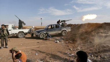 Efrîn: Şer di navbera HSD û grûpên çekdaran de derket