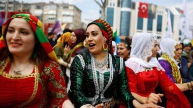 Lêkolîn: Li Tirkiyeyê Kurd çiqasî xwedî li nasnameya xwe