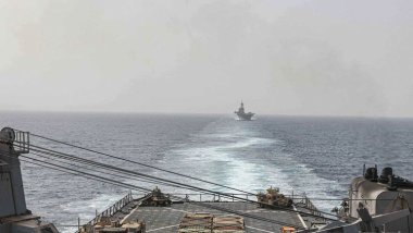 Amerîka sê belemên Hûsiyan bombebaran dike