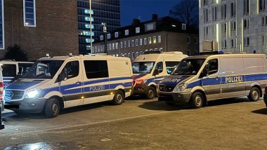 Polîsên Alman bi ser hejmarek malên Kurdên li Hannoverê de girtin