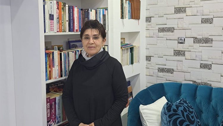 Kê Devê Leyla Zana Band Kir û Dîsa Banda wê vekir?