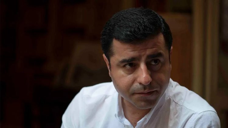 Selahattîn Demîrtaş: Eger hevdîtinên AK Partî û DEM Partiyê nebin ev kêmasî ye