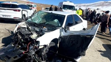 Li Kirmaşanê 3 otomobîl li hev qelibîn: 2 kesan canê xwe ji dest da
