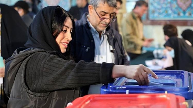 Kurdan ji 12 kursiyên parêzgeha Urmiyeyê 7 bi dest xistin