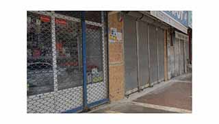 Yüksekova'da kepenkler kapalı