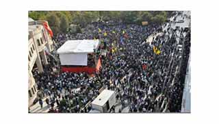 Rojava sınır kentleri duvarı protesto ediyor