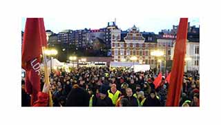  İsveç'te Binlerce Kişi Irkçılığa Karşı Gösteri Yaptı