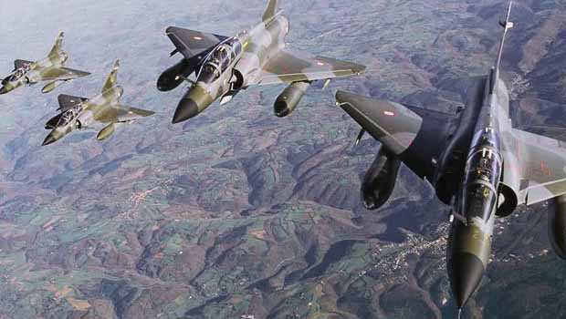 Lübnan Ordusu Suriye jetlerine ateş açtı  