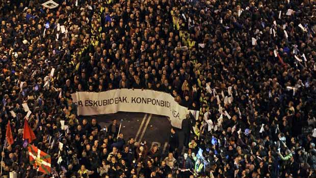 İspanya'da binler ETA militanları için sokakta