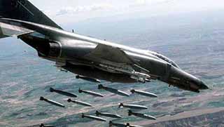 İnsanların açlıktan öldüğü Yermuk'a varil bombalı saldırı