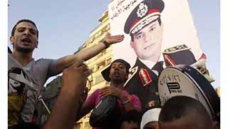 Mısır'da adaylık süreci darbecileri böldü