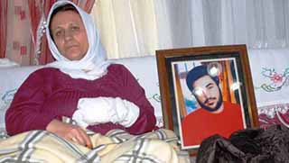 Aday Gösterilmeyen BDP'li Kadın Kendini Ateşe Verdi