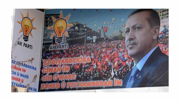 Ak Parti'den Kürtçe seçim pankartları