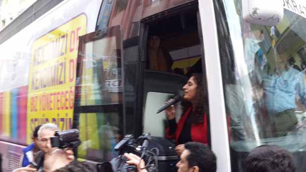 Aksaray’da HDP konvoyuna taşlı saldırı