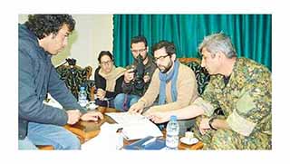 HRW'ye göre Rojava'nın başarıları ve açmazları