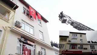 Fethiye Kaymakamı, HDP tabelasını indirtti