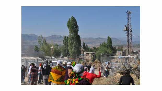 Lice'de karakol protestosuna müdahale: 4 yaralı
