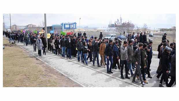 Kürdistan'ın Bazı İllerinde Halepçe Protestosu