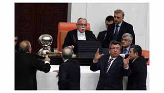 Fezlekelere Genel Görüşme Yok