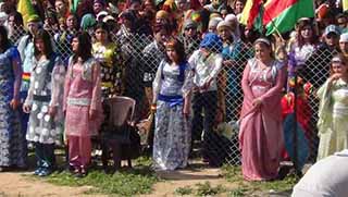 Rojava kantonları  Newroz alanlarında