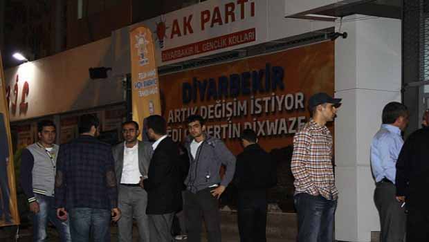AK Parti Diyarbakır İl Başkanlığına saldırı