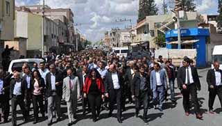 Ceylanpınar'da milletvekillerinden 'Seçim yenilensin' yürüyüşü