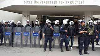Dicle üniversitesi'nde çok sayıda gözaltı