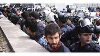 1 Mayıs'ta darbe günlerini aratmayan kare