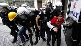 İstanbul'da 'fiili OHAL'in bilançosu: 226 gözaltı 50'ye yakın yaralı