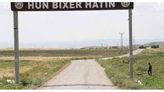 Kürtçe tabela mahalleye indi