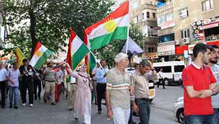 Diyarbakır'da Peşmergeye destek yürüyüşü