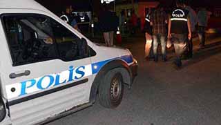 Polisle tartışan 2 çocuk vuruldu, biri hayatını kaybetti