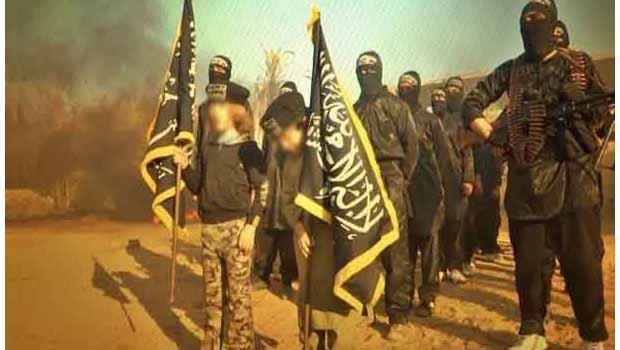  IŞİD Irak askererini kamyonlara yükleyip infaz etti