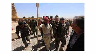 Şivan Perwer Cephedeki Peşmergeye Moral Verdi