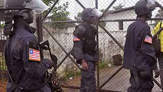 50 bin kişiye ebola karantinası 