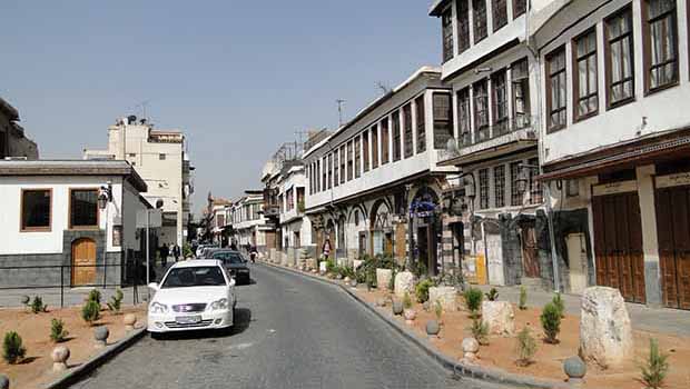 Esad'ın Askerleri Kürtlerin Evlerine Zorla El Koyuyorlar