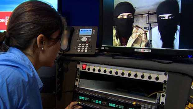 CNN muhabirlerinin Skype yoluyla yabancı uyruklu iki IŞİD çetesiyle görüşmesi