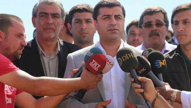 Demirtaş: Kobanê'de insanlık tarihine geçecek bir direniş sergileniyor