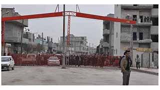 Türk askeri sınır kapısını bıraktı 