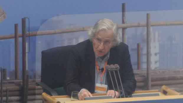 Amerikalı yazar Chomsky: Türkiye PKK yerine Kobani'de IŞİD’i vurmalı