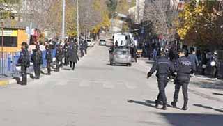 Dersim'de Davutoğlu protesto edildi