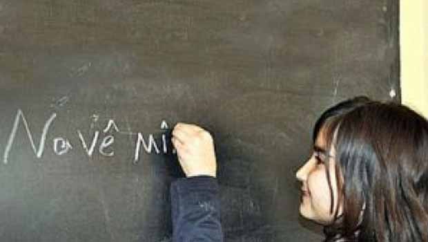 Kürtçenin Zorunlu Ders Teklifi Reddedildi