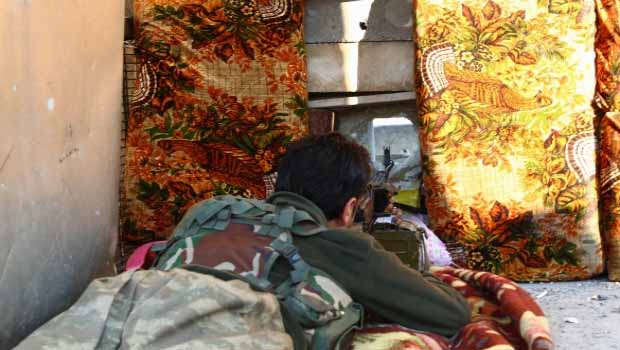 Kobanê'de dün gece başlayan çatışmalar devam ediyor