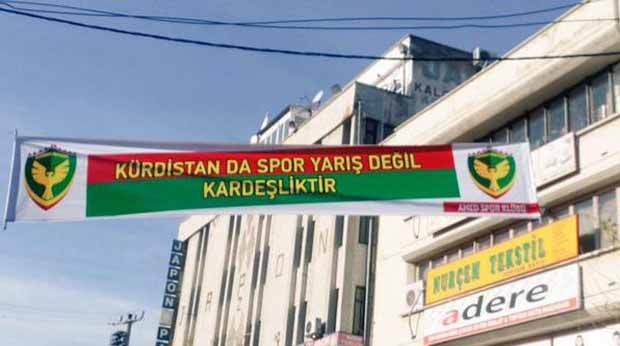 Diyarbakırlı Taraftarlar, G.Saray Maçında Türk İstiklal Marşı'nı Islıkladı