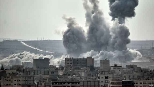 Kobanê yeni yıla hava saldırıları ve çatışmalarla girdi