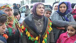 Baskılar sürdükçe hendekleri kapattırmayacağız