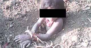 Diri diri gömerken yakalandı