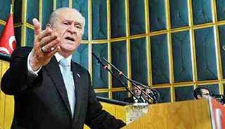 Bahçeli: Davutoğlu Türkçe'yle Kürtçe'yi eşit kefeye koyamaz