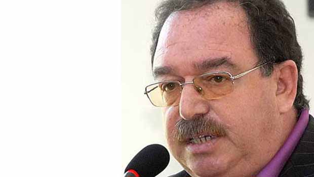 Hatip Dicle: Bölgede Kürtçeyi yaşama geçiyoruz