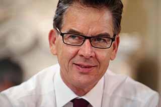 Alman Bakan: Kürdistan'da savaş bitecek ve Birgün barış gelecek. 